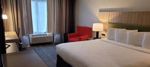 Imagen de la habitación del Hotel Country Inn and Suites by Radisson, Canton, GA. Foto 11