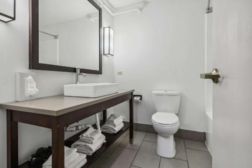 Imagen de la habitación del Hotel Country Inn and Suites by Radisson, Chicago O'Hare South, IL. Foto 9
