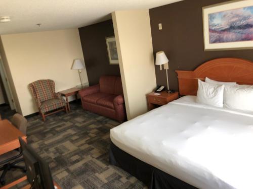 Imagen de la habitación del Hotel Country Inn and Suites by Radisson, Chicago O'Hare South, IL. Foto 11