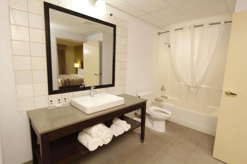 Imagen general del Hotel Country Inn and Suites by Radisson, Crystal Lake, IL. Foto 3