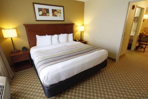 Imagen de la habitación del Hotel Country Inn and Suites by Radisson, Crystal Lake, IL. Foto 19