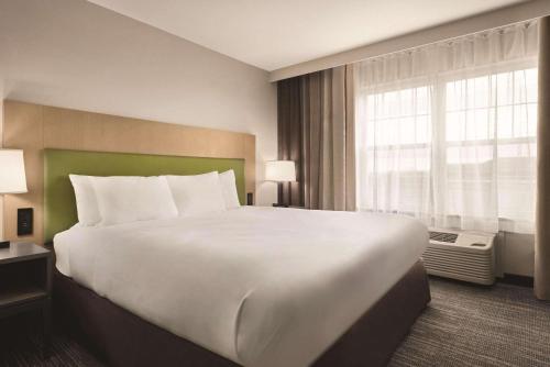 Imagen de la habitación del Hotel Country Inn and Suites by Radisson, Dubuque, IA. Foto 17