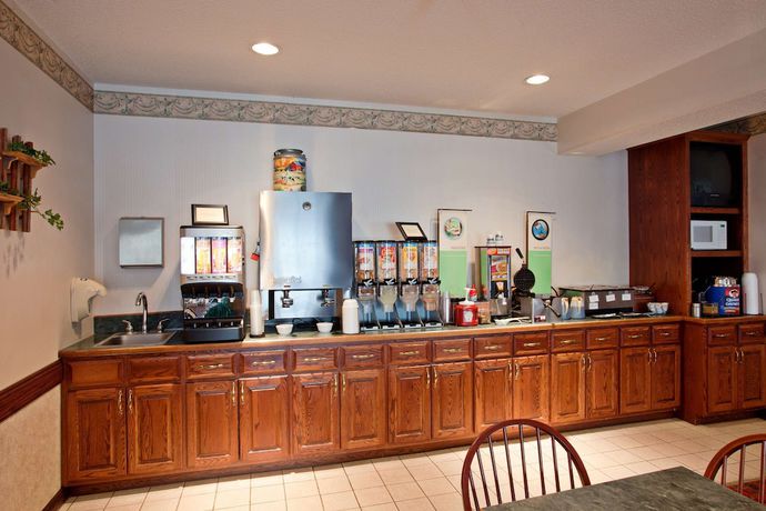 Imagen del bar/restaurante del Hotel Country Inn and Suites by Radisson, Elk River, MN. Foto 5
