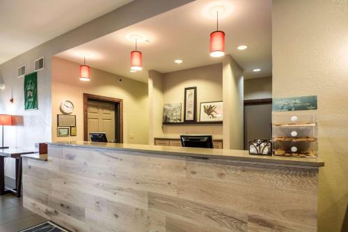 Imagen de los interiores del Hotel Country Inn and Suites by Radisson, Fond du Lac, WI. Foto 17