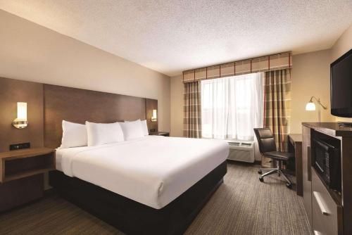 Imagen de la habitación del Hotel Country Inn and Suites by Radisson, Forest Lake, MN. Foto 17