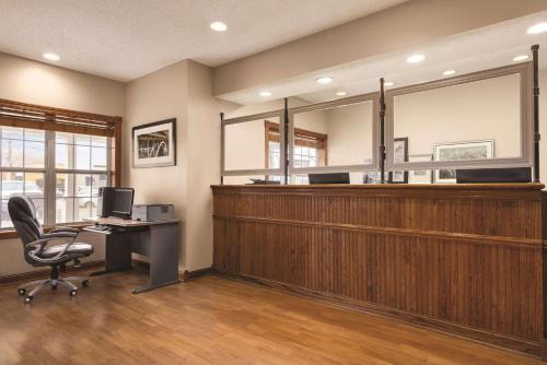 Imagen general del Hotel Country Inn and Suites by Radisson, Forest Lake, MN. Foto 4