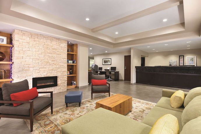 Imagen de los interiores del Hotel Country Inn and Suites by Radisson, Fresno North, CA. Foto 18