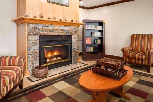 Imagen de los interiores del Hotel Country Inn and Suites by Radisson, Grand Rapids Airport, MI. Foto 18