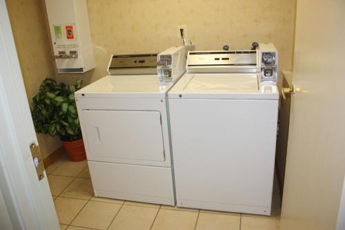 Imagen general del Hotel Country Inn and Suites by Radisson, Grand Rapids Airport, MI. Foto 6