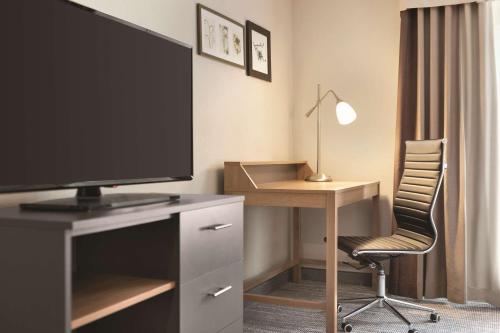 Imagen de la habitación del Hotel Country Inn and Suites by Radisson, Greensboro. Foto 9