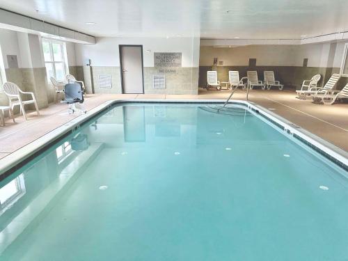 Imagen de la piscina del Hotel Country Inn and Suites by Radisson, Harrisonburg. Foto 20