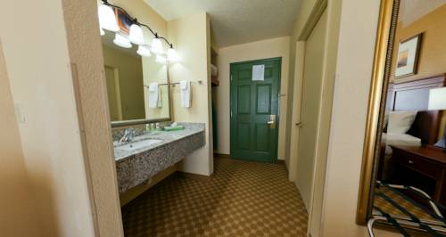Imagen de la habitación del Hotel Country Inn and Suites by Radisson, Kalamazoo, MI. Foto 6