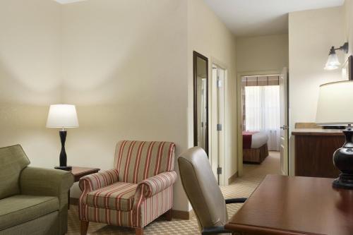 Imagen de la habitación del Hotel Country Inn and Suites by Radisson, Macon North, GA. Foto 12