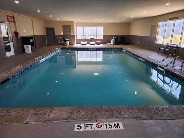 Imagen de la piscina del Hotel Country Inn and Suites by Radisson Macon West. Foto 17