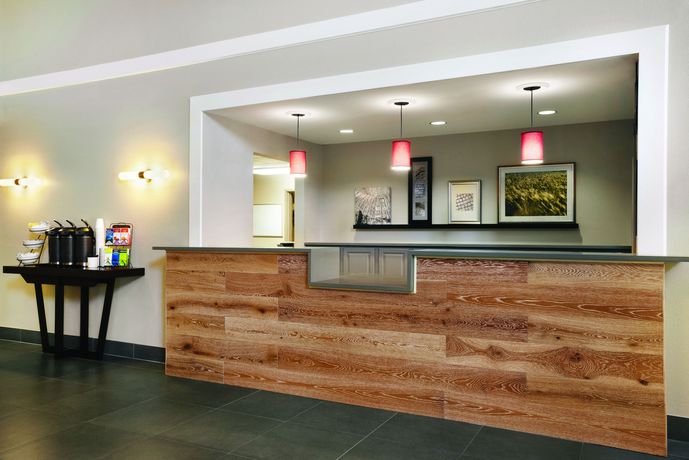 Imagen de los interiores del Hotel Country Inn and Suites by Radisson, Madison Southwest, WI. Foto 15