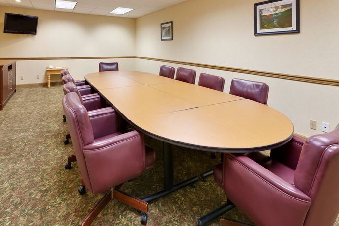 Imagen de los interiores del Hotel Country Inn and Suites by Radisson, Mount Morris, NY. Foto 8