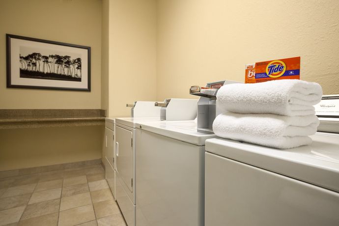 Imagen de los interiores del Hotel Country Inn and Suites by Radisson, Oklahoma City Airport, OK. Foto 16