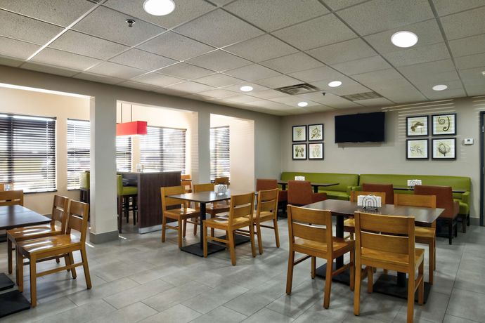 Imagen del bar/restaurante del Hotel Country Inn and Suites by Radisson, Oklahoma City Airport, OK. Foto 4