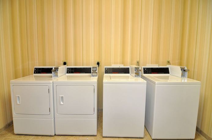 Imagen de los interiores del Hotel Country Inn and Suites by Radisson, Pensacola West, FL. Foto 13