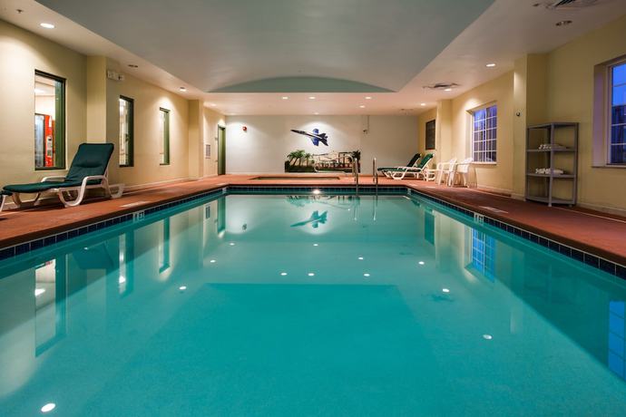 Imagen de la piscina del Hotel Country Inn and Suites by Radisson, Pensacola West, FL. Foto 15