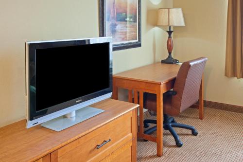 Imagen de la habitación del Hotel Country Inn and Suites by Radisson, Portage, IN. Foto 6