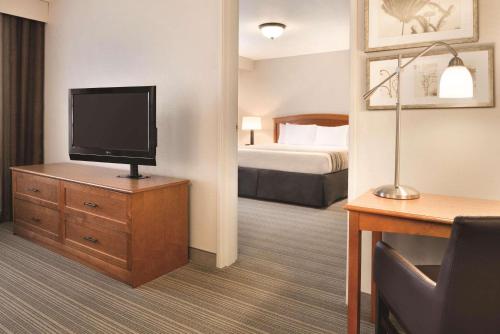 Imagen de la habitación del Hotel Country Inn and Suites by Radisson, Portage, IN. Foto 15