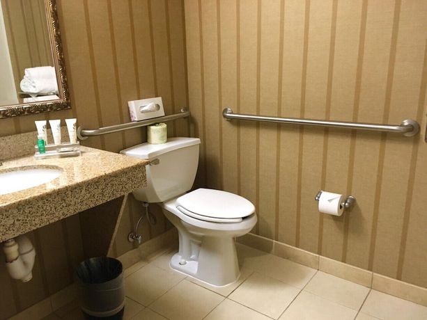 Imagen de la habitación del Hotel Country Inn and Suites by Radisson, Potomac Mills Woodbridge, VA. Foto 10