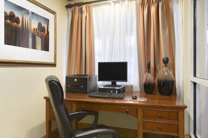 Imagen de los interiores del Hotel Country Inn and Suites by Radisson, Rochester, MN. Foto 15