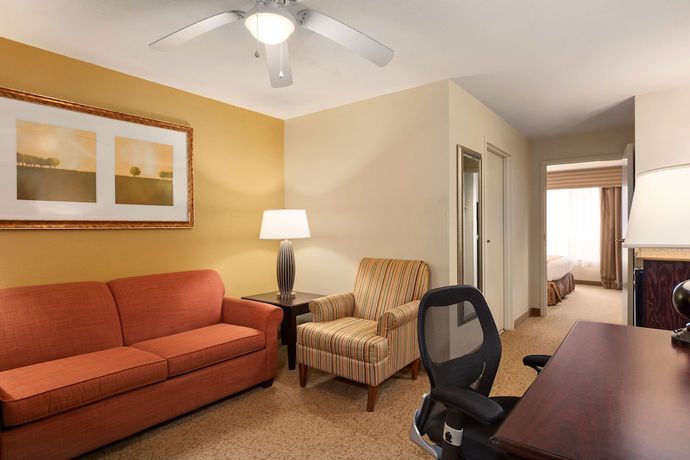Imagen de la habitación del Hotel Country Inn and Suites by Radisson, Savannah I-95 North, GA. Foto 6