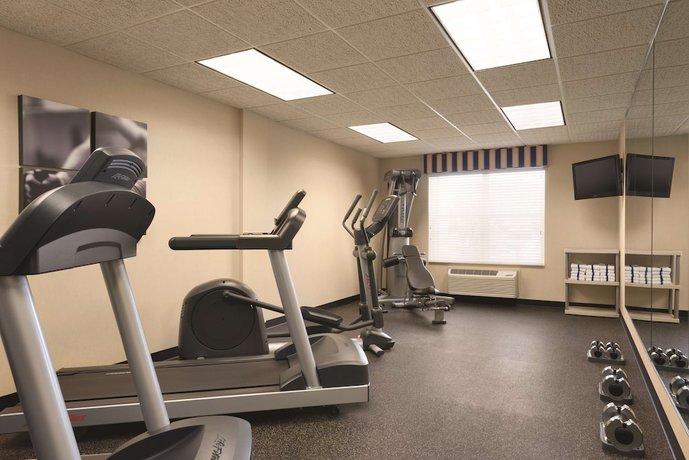 Imagen de los interiores del Hotel Country Inn and Suites by Radisson, Shoreview, MN. Foto 16