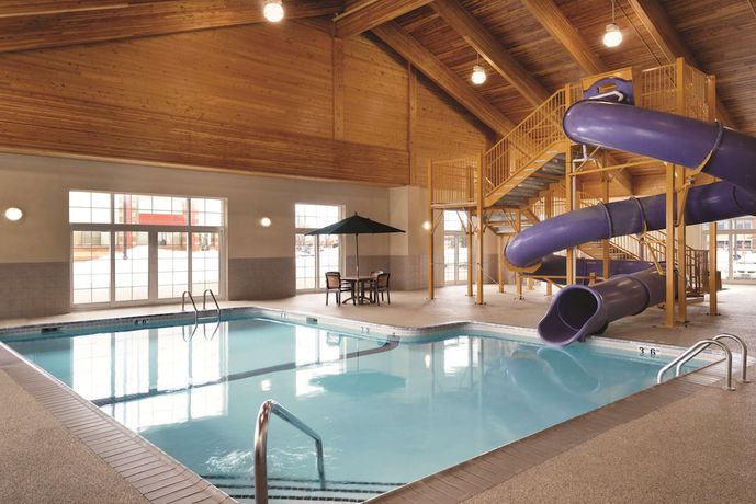 Imagen de la piscina del Hotel Country Inn and Suites by Radisson, Shoreview, MN. Foto 20