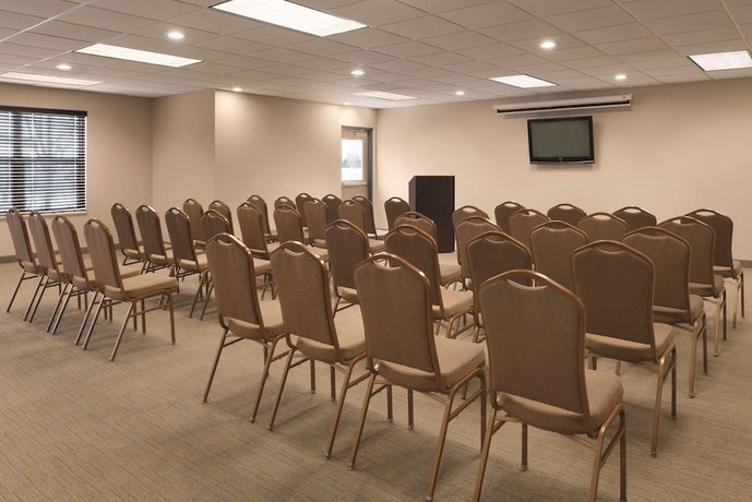 Imagen de los interiores del Hotel Country Inn and Suites by Radisson, Shoreview, MN. Foto 18
