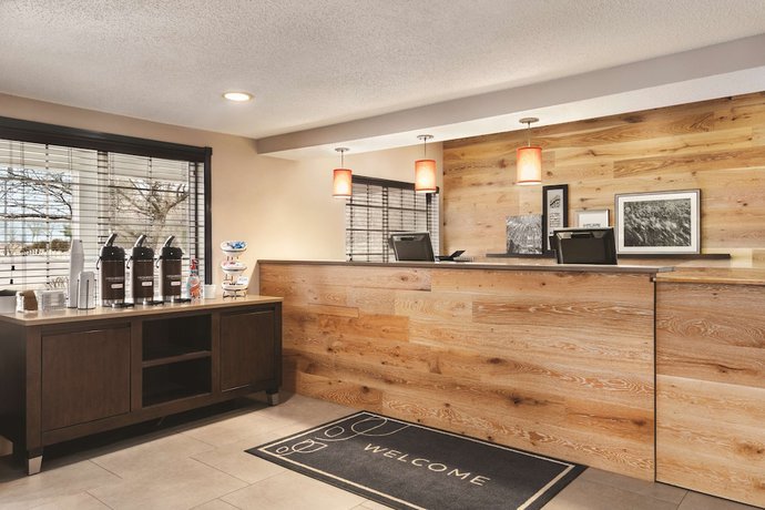 Imagen del bar/restaurante del Hotel Country Inn and Suites by Radisson, Springfield, OH. Foto 2