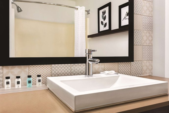 Imagen de la habitación del Hotel Country Inn and Suites by Radisson, Springfield, OH. Foto 13