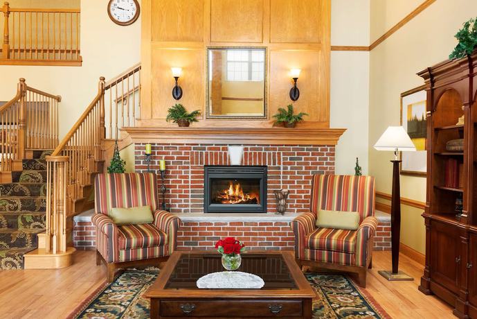 Imagen de los interiores del Hotel Country Inn and Suites by Radisson, Sycamore, IL. Foto 9