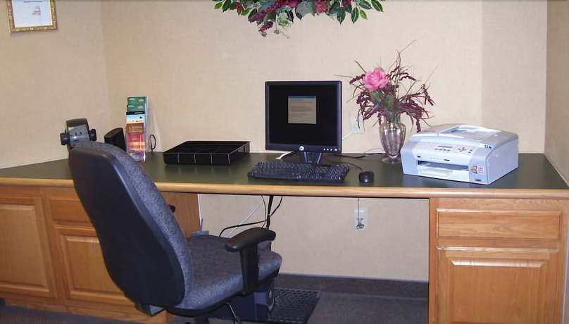 Imagen de los interiores del Hotel Country Inn and Suites by Radisson, Sycamore, IL. Foto 11