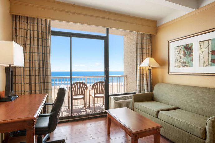 Imagen de la habitación del Hotel Country Inn and Suites by Radisson, Virginia Beach (Oceanfront), VA. Foto 8