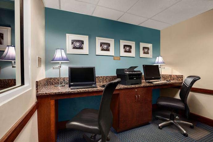 Imagen de los interiores del Hotel Country Inn and Suites by Radisson, Virginia Beach (Oceanfront), VA. Foto 17