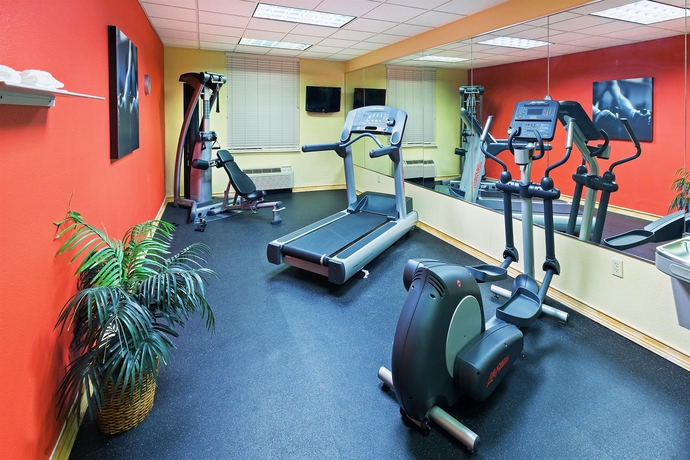 Imagen de los interiores del Hotel Country Inns and Suites. Foto 8