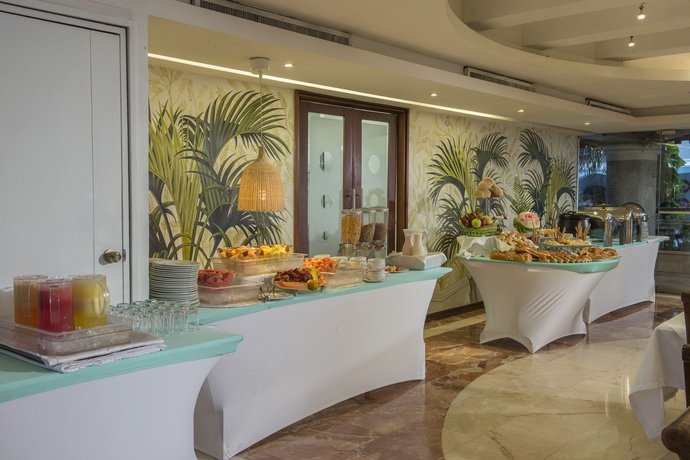 Imagen del bar/restaurante del Hotel Country International. Foto 4