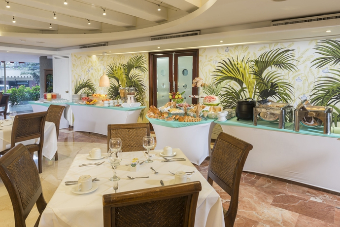 Imagen del bar/restaurante del Hotel Country International. Foto 7