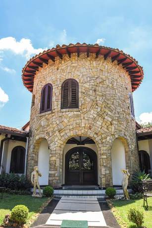 Imagen general del Hotel Country La Tour. Foto 3