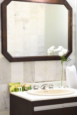 Imagen de la habitación del Hotel Country La Tour. Foto 8