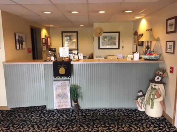 Imagen de los interiores del Hotel Country Living Inn. Foto 16