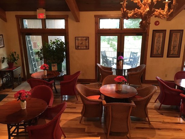 Imagen de los interiores del Hotel Country Mountain Inn, Eureka Springs. Foto 11