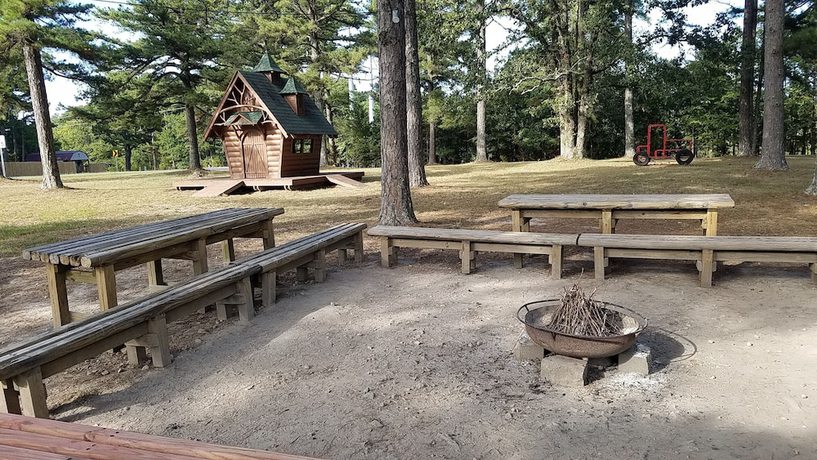 Imagen de los exteriores del Hotel Country Mountain Inn, Eureka Springs. Foto 10