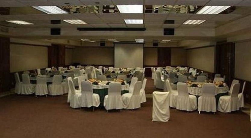 Imagen de los interiores del Hotel Country Plaza. Foto 4