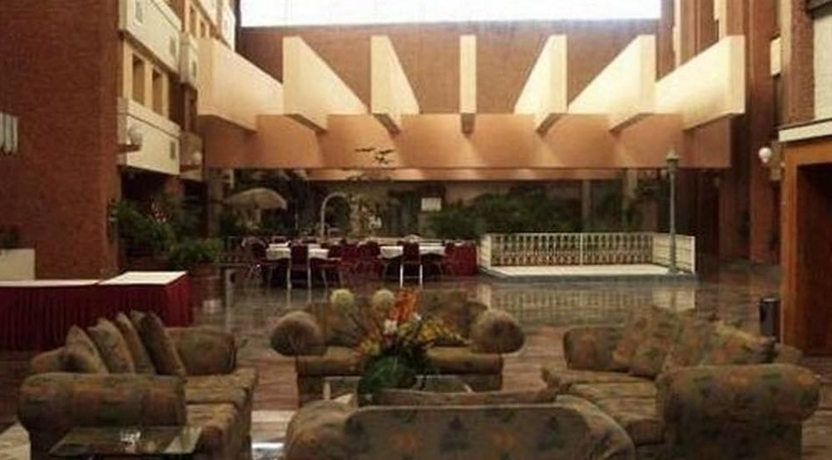 Imagen de los interiores del Hotel Country Plaza. Foto 5