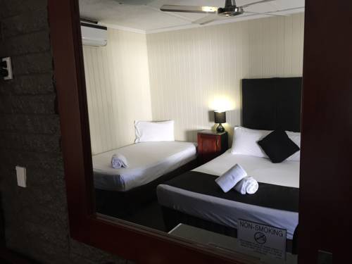 Imagen de la habitación del Hotel Country Plaza Motor Inn. Foto 4