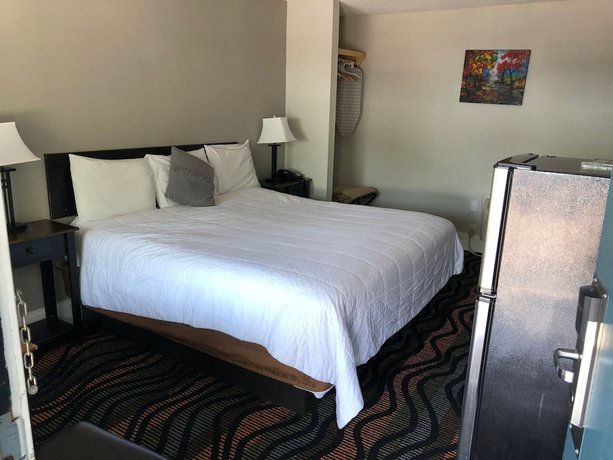 Imagen de la habitación del Hotel Country Town N Suites. Foto 2
